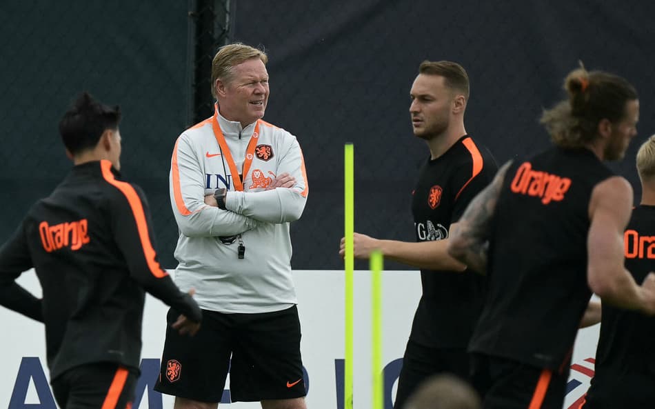 Holanda, de Ronald Koeman, está escalado para o confronto (Foto: Juan Mabromata/AFP)