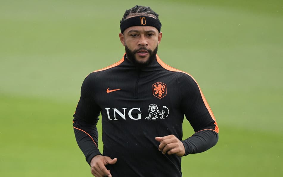 Memphis Depay, camisa 10 da Holanda (Foto: Juan Mabromata/AFP)