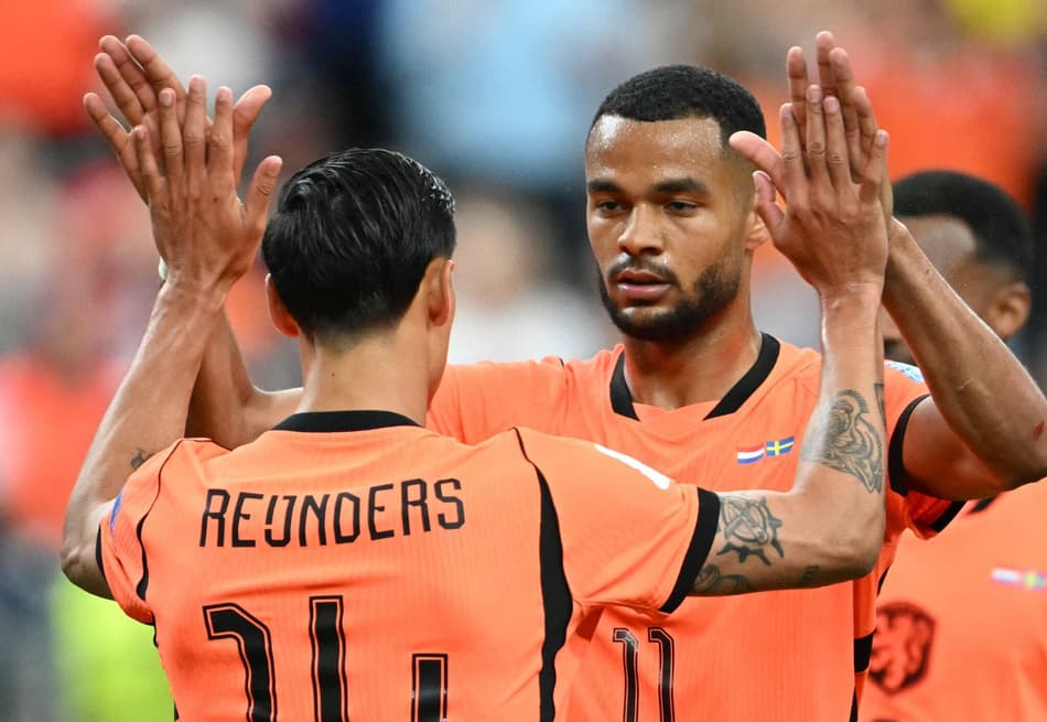 Gapko marcou dois gols na partida (Foto: RONALDO SCHEMIDT / AFP)