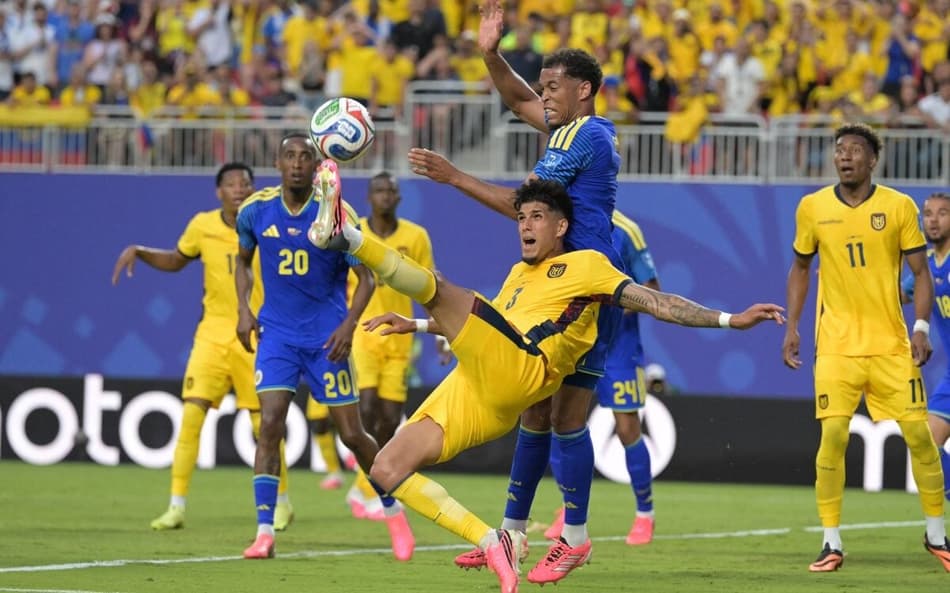 Equador e Curaçao empataram sem gols neste sábado. (Foto: JUAN MABROMATA / AFP)