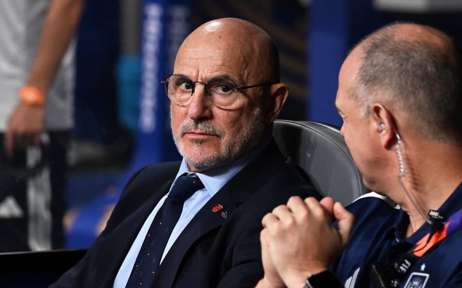 Luis de la Fuente é o técnico da Espanha (Foto: Roberto Schmidt/ AFP)