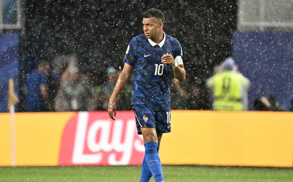 Mbappé na partida entre França e Iraque na Copa do Mundo