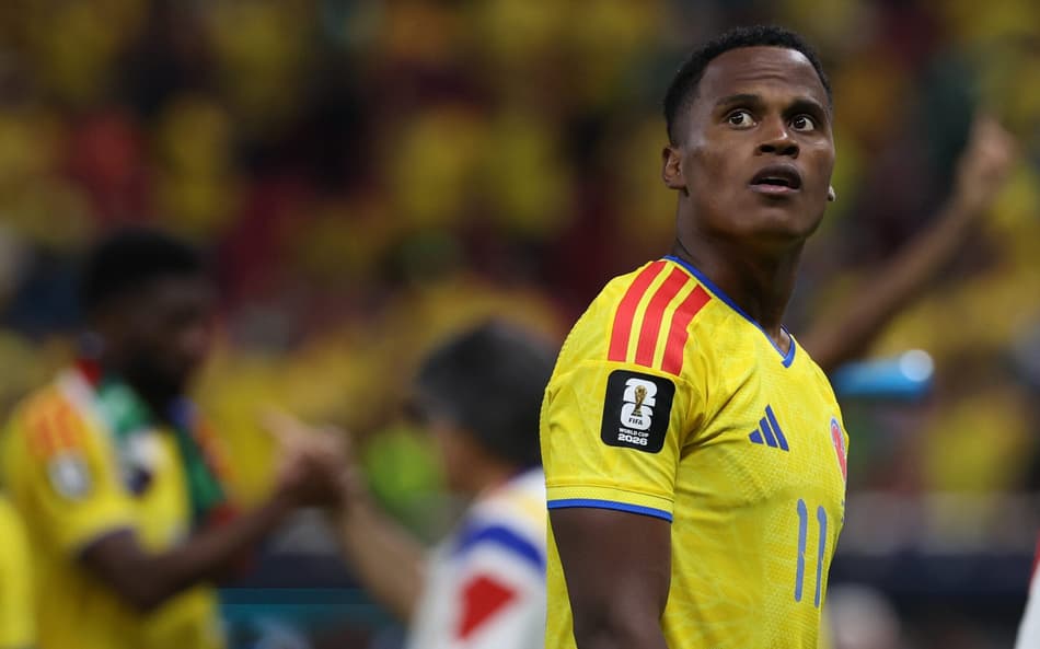 Jhon Arias, do Palmeiras, em ação pela Colômbia