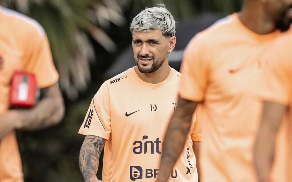 Arrascaeta treinamento Uruguai (Reprodução AUF)