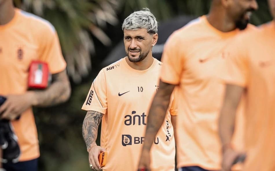 Arrascaeta treinamento Uruguai (Reprodução AUF)