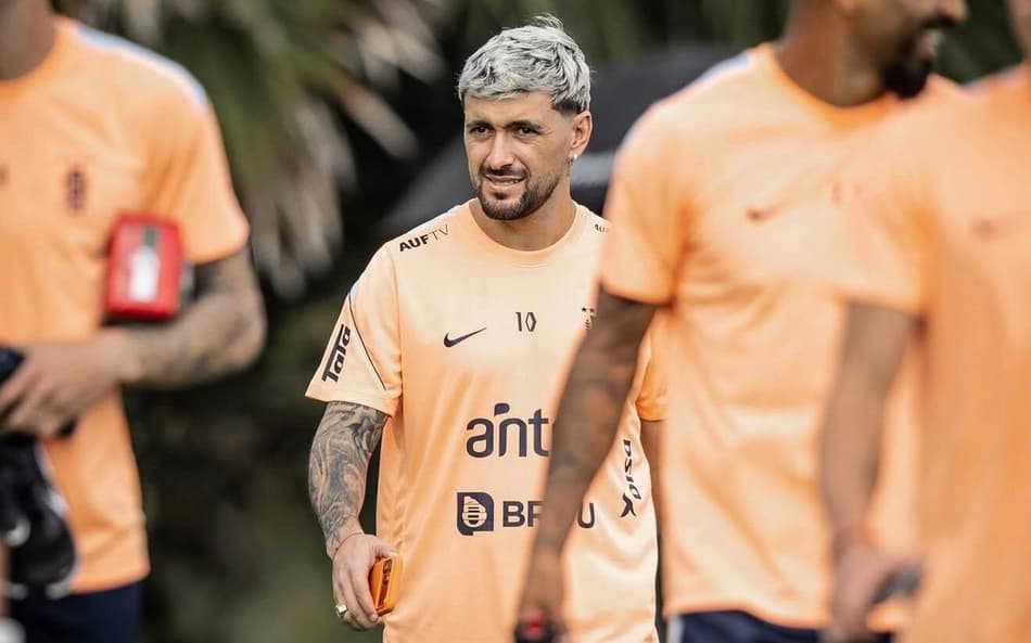 Arrascaeta treinamento Uruguai (Reprodução AUF)