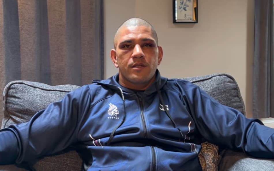 Alex Poatan se pronuncia em vídeo sobre derrota no UFC Casa Branca (Foto: Reprodução/YouTube/@Poatan.AlexPereira)