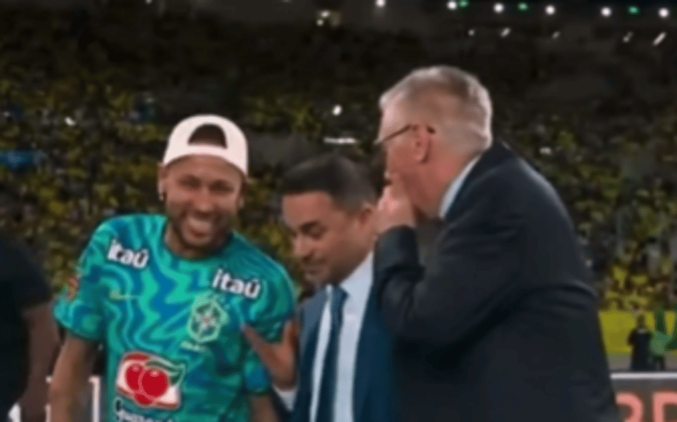 Atitude de Ancelotti com Neymar na Seleção Brasileira viraliza: 'Pode chorar'