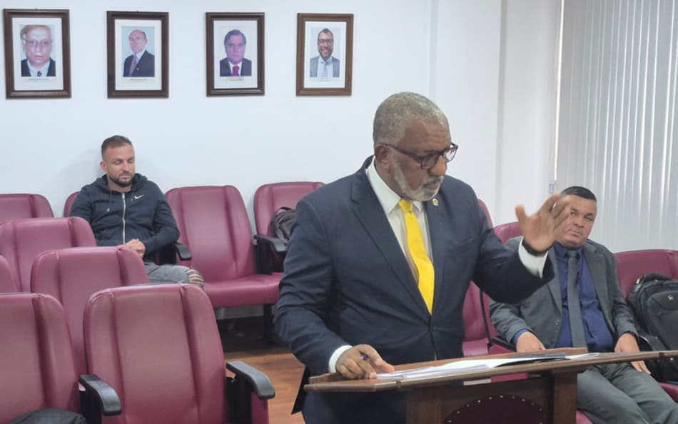 Vivaldo Lúcio Neto fez a defesa dos atletas acusados de manipulação no Campeonato Carioca (Foto: Divulgação TJD-RJ)