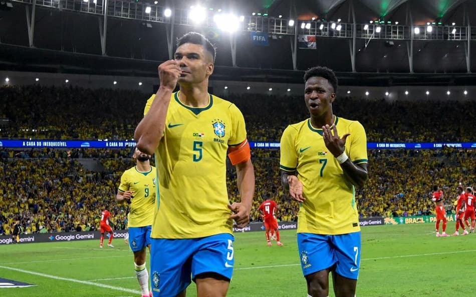 Casemiro comemorando gol no amistoso entre Brasil e Panamá (Foto: Reprodução/X)
