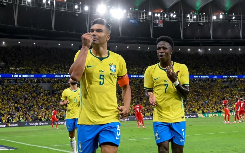 Casemiro comemorando gol no amistoso entre Brasil e Panamá (Foto: Reprodução/X)