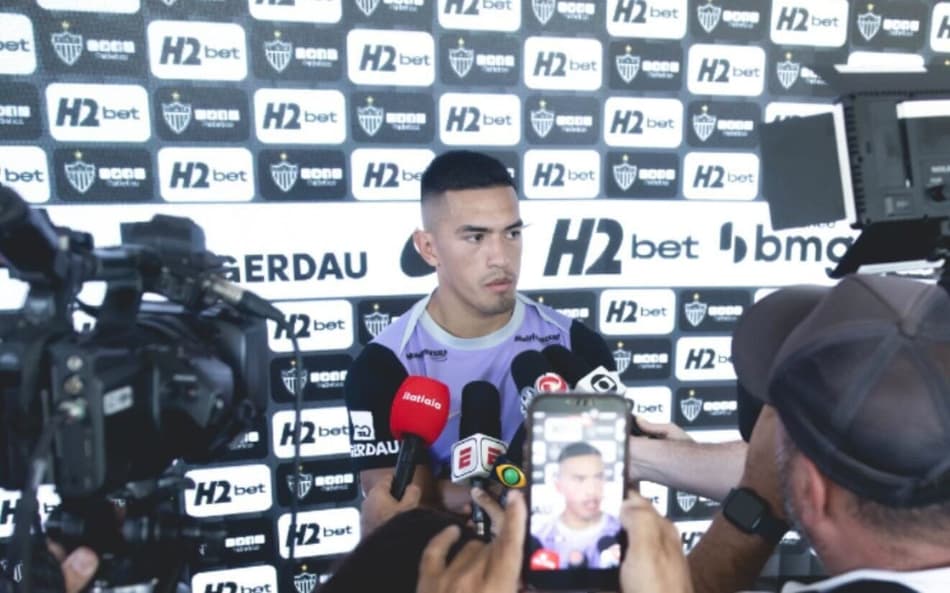 Cuello entrevista (Foto: Pedro Souza / Atlético)