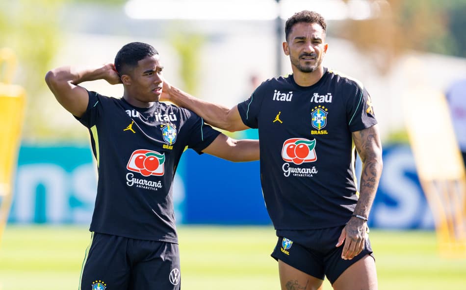 Endrick e Danilo no treino da Seleção Brasileira