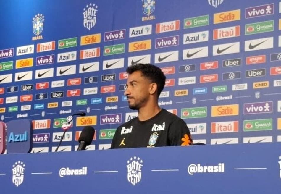 Danilo em entrevista coletiva da Seleção Brasileira