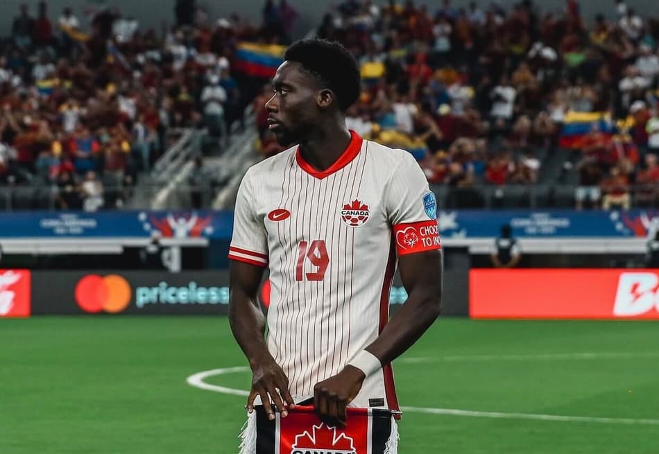 Davies Canadá (reprodução Instagram)