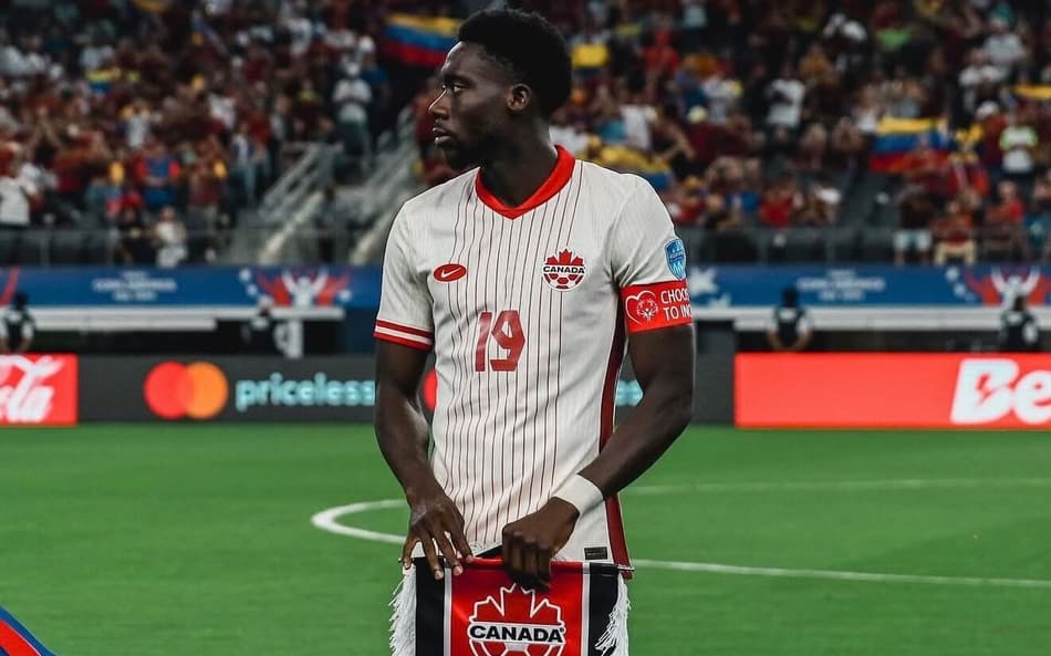 Davies Canadá (reprodução Instagram)