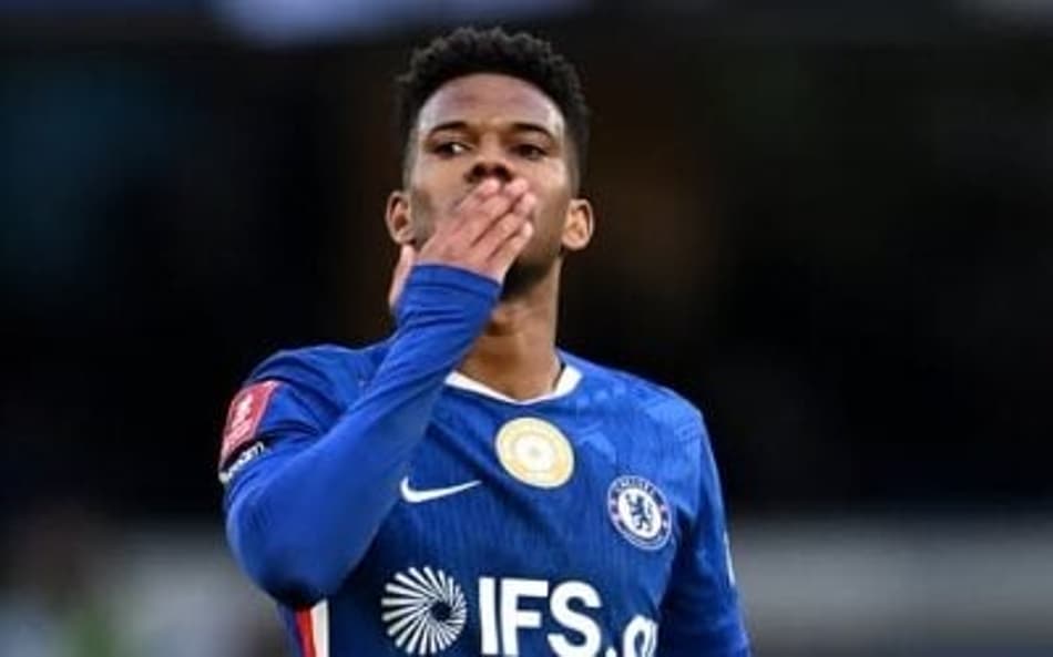 Estevão comemora gol do Chelsea pela Copa da Liga Inglessa. (Foto: Divulgação/ Chelsea)