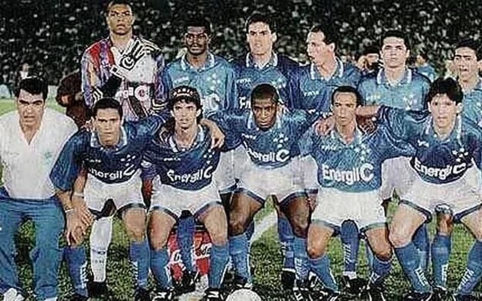 Equipe histórica do Cruzeiro de 1996, da esquerda para direita: Dida, Vitor, Gelson Baresi, Célio Lúcio, Fabinho e Nonato. Embaixo: Marcelo Ramos, Palhinha, Cleisson, Ricardinho e Roberto Gaúcho