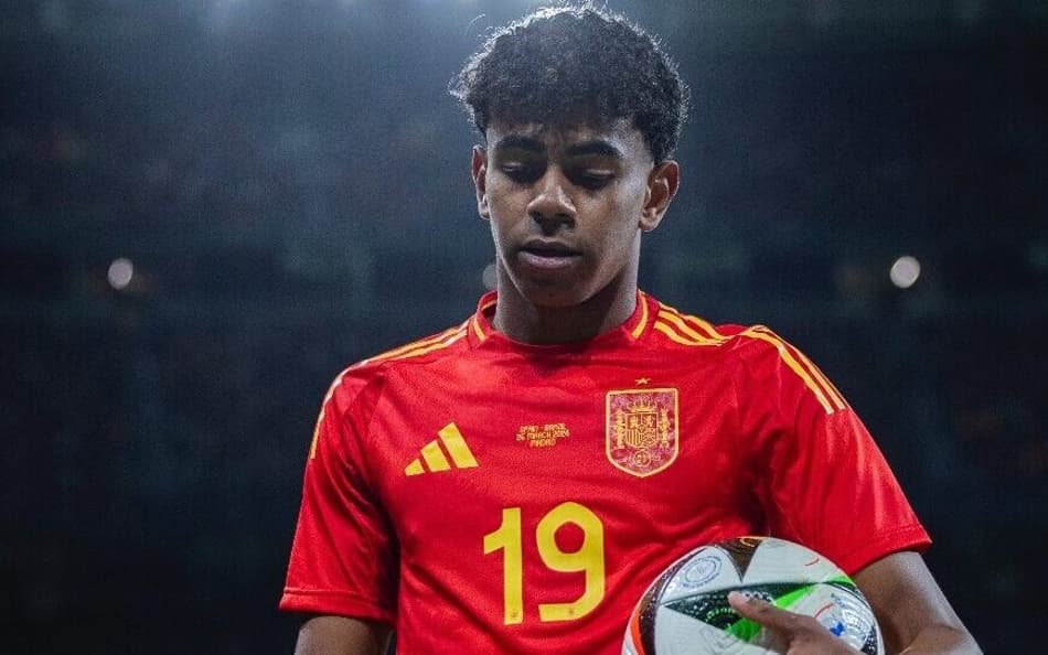 Por que Yamal não é titular da Espanha contra Cabo Verde?