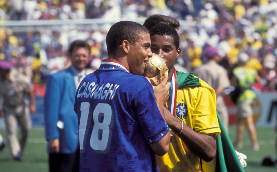 Duelo entre Brasil e Marrocos ficou marcado por primeiro gol de Fenômeno em Copas