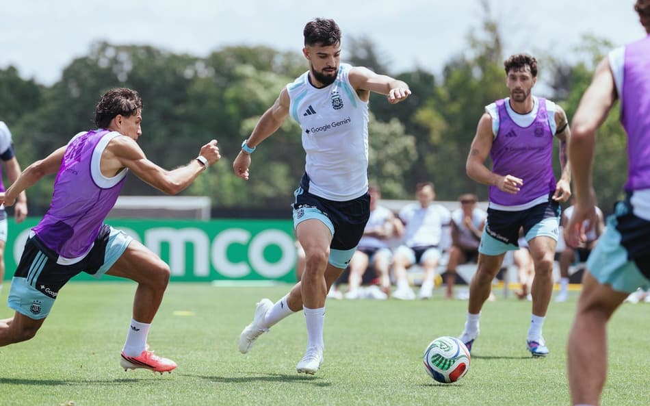 Flaco López em ação no treino da Argentina durante a Copa do Mundo
