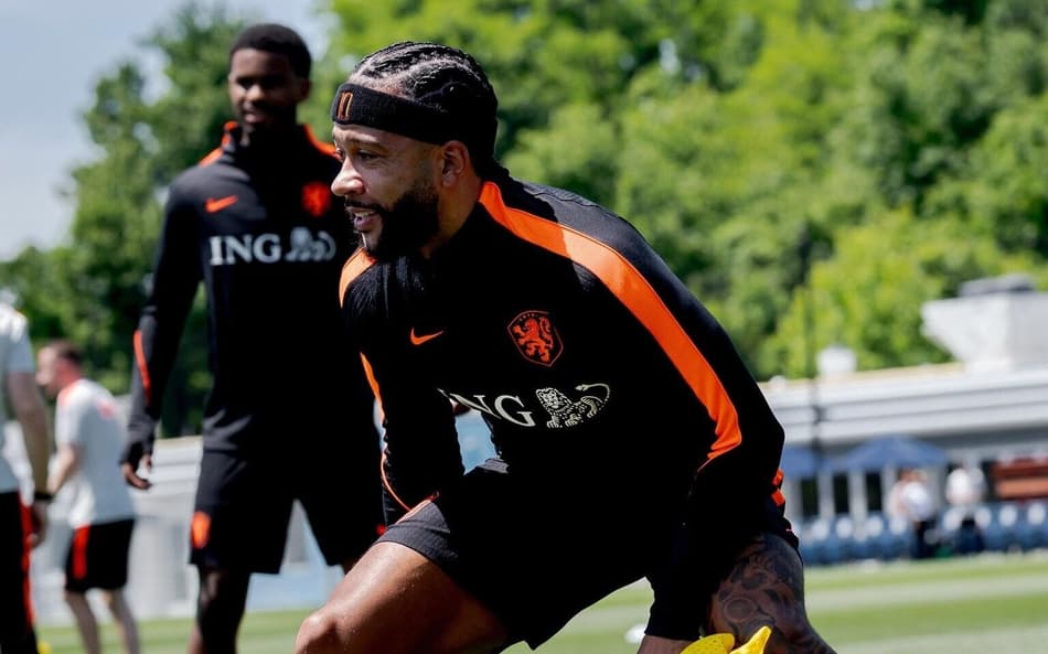 Memphis Depay durante treino da Holanda (Foto: Divulgação/Holanda)