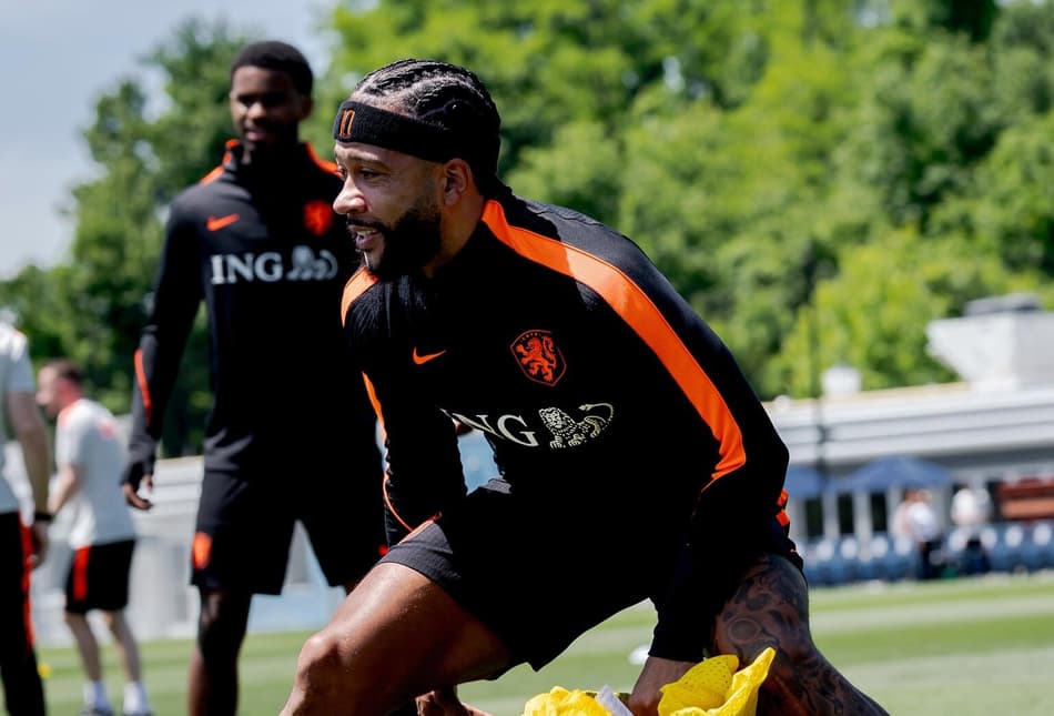 Memphis Depay durante treino da Holanda (Foto: Divulgação/Holanda)