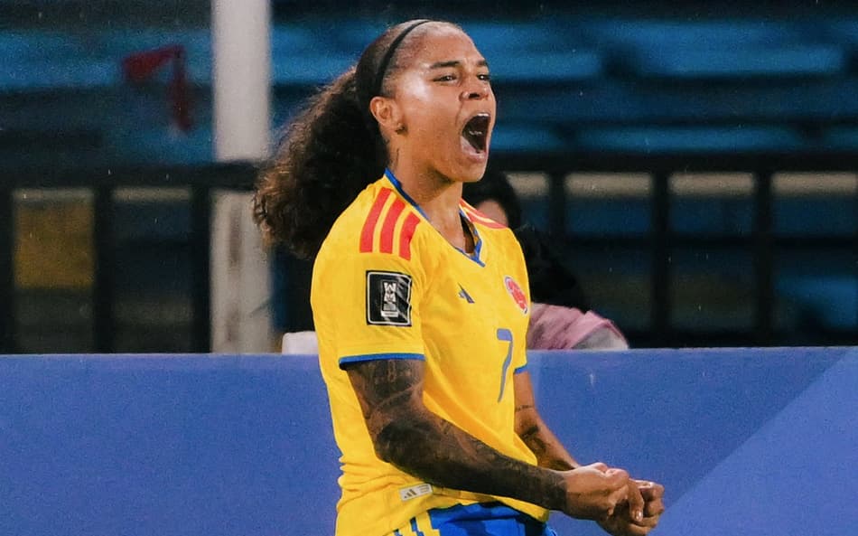 Gisela Robledo comemora gol que garantiu a Colômbia na Copa do Mundo Feminina de 2027. (Foto: Reprodução/Fifa)