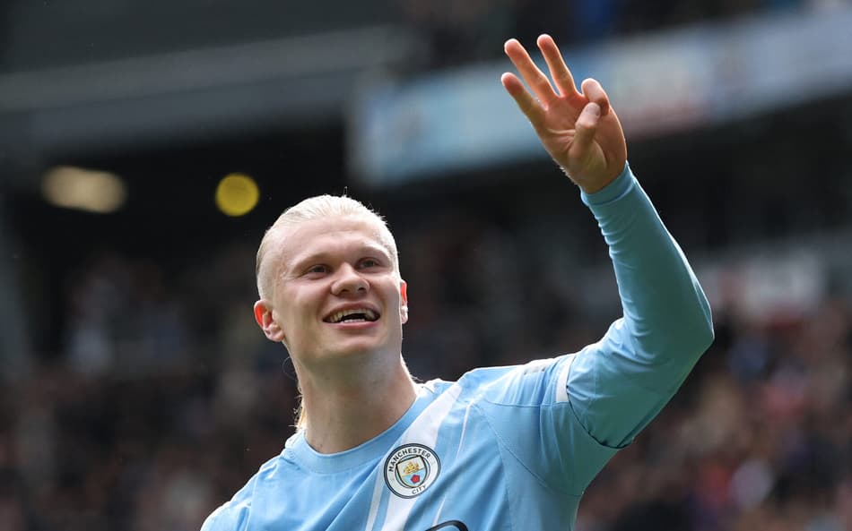 Erling Haaland marcou três gols na vitória do Manchester City por 4 a 0 sobre o Liverpool na Copa da Inglaterra (Foto: Darren Staples / AFP)
