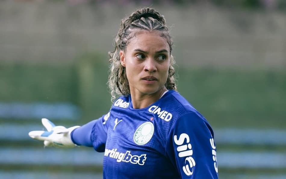 Natascha defende o Palmeiras e voltou a treinar com o elenco. (Foto: Palmeiras/Divulgação)