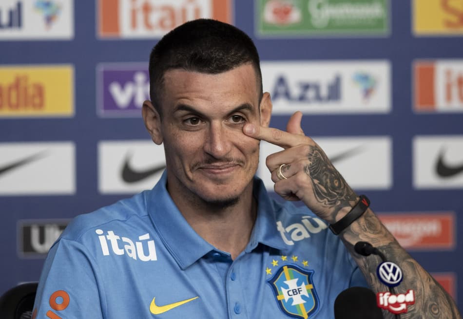 Ibañez disputa com Danilo a vaga na lateral direita na estreia do Brasil na Copa contra o Marrocos