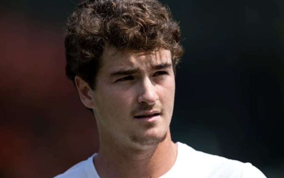João Fonseca em treino em Wimbledon