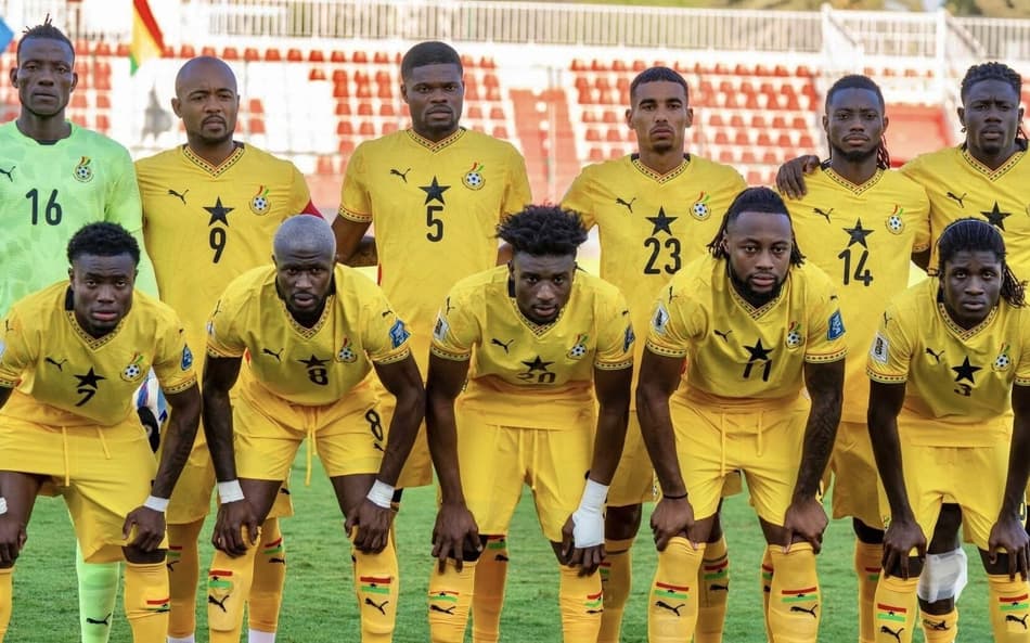 Jogadores da Gana no pré-jogo contra Comores (Foto: Reprodução/X)