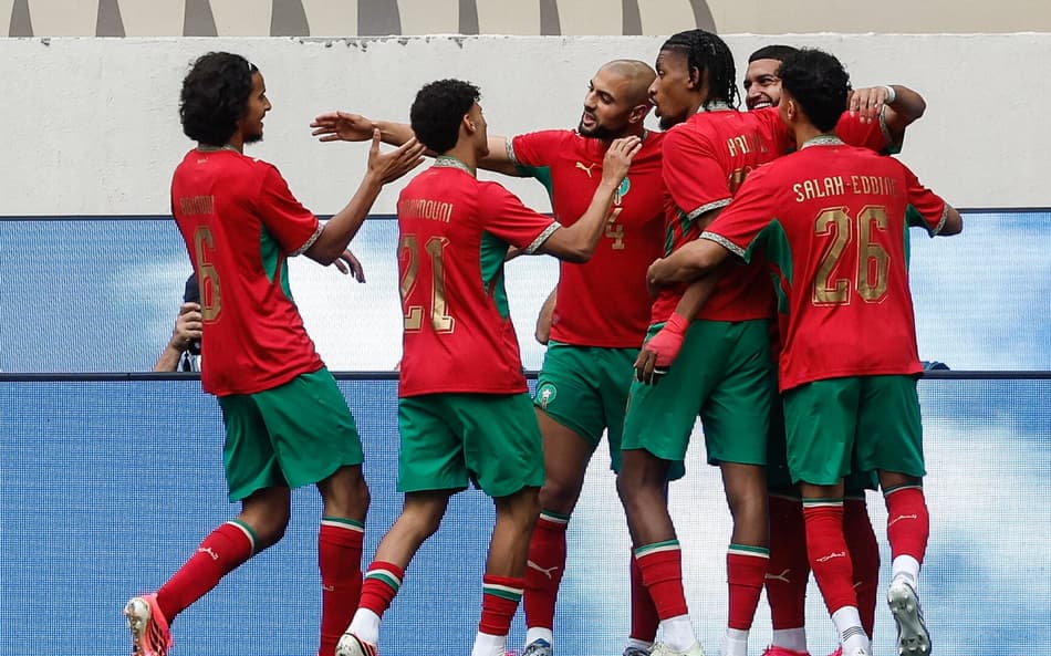 Jogadores do Marrocos comemoram gol em amistoso sobre Madagascar