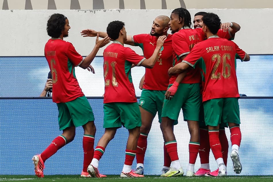 Jogadores do Marrocos comemoram gol em amistoso sobre Madagascar