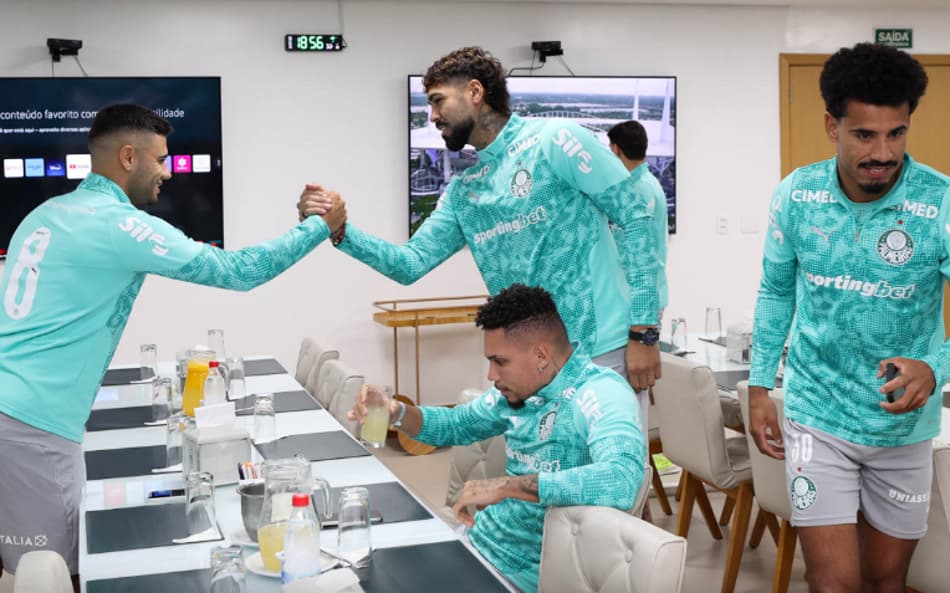 Jogadores do Palmeiras se reapresentam na Academia de Futebol
