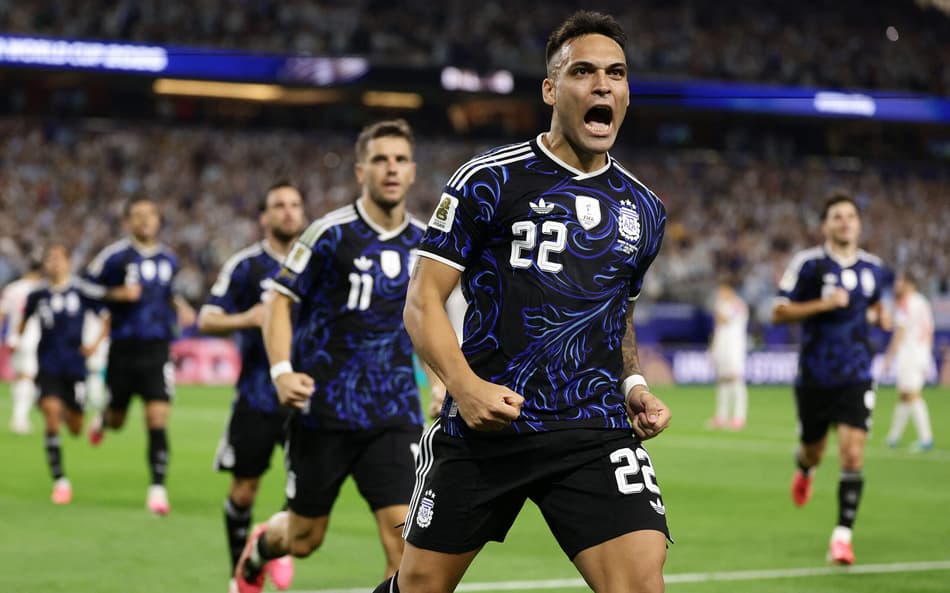Lautaro Martínez marca primeiro gol pela Argentina em Copas do Mundo