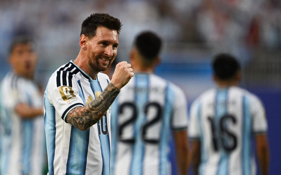 Lionel Messi comemora gol marcado pela Argentina sobre a Argélia na estreia da Copa do Mundo de 2026