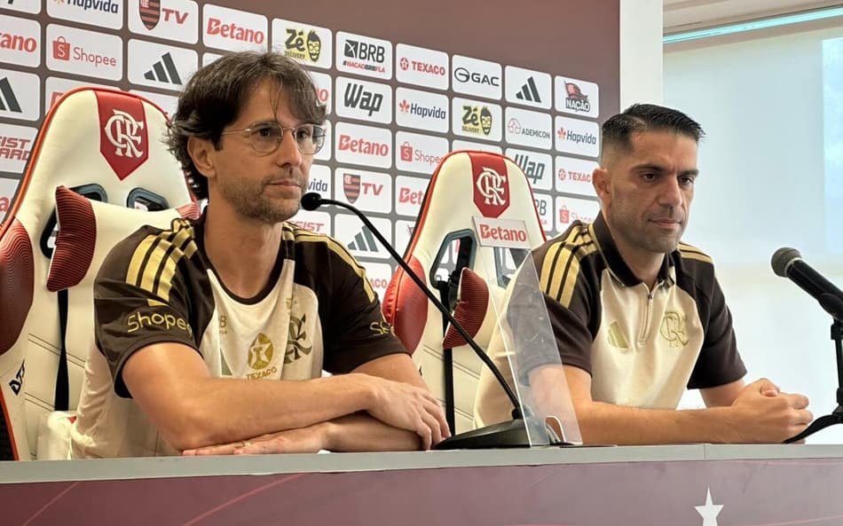 Marcelo Salazar é apresentado por diretor de base do Flamengo