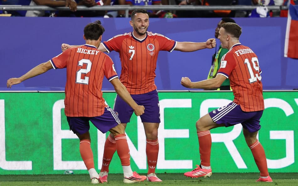 McGinn comemora gol da vitória da Escócia sobre o Haiti, pela Copa do Mundo (Foto: Franck Fife/AFP)
