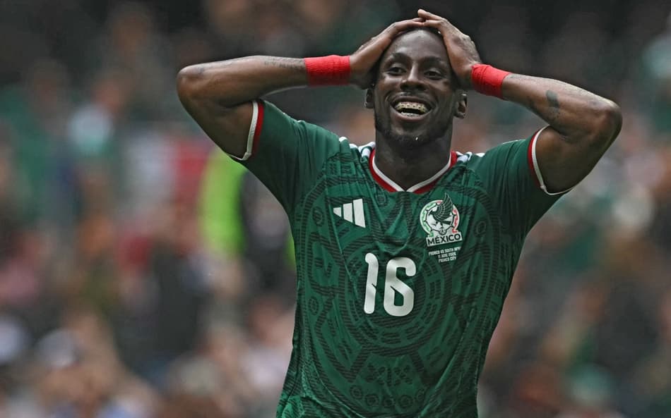 Júlian Quiñones México África do Sul Copa do Mundo