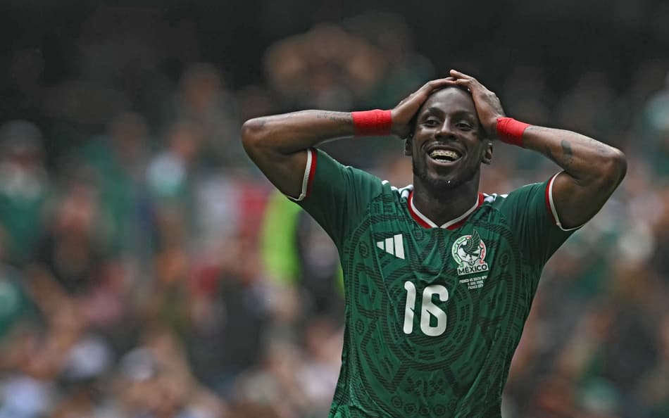 México somou nove pontos em três jogos nesta primeira fase da Copa do Mundo (Foto: Yuri CORTEZ / AFP)