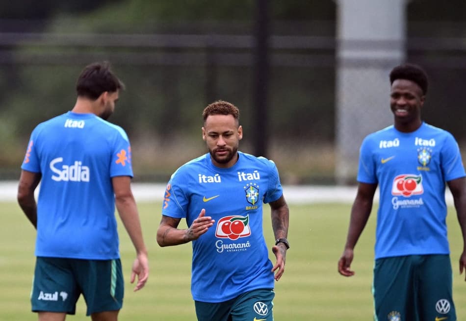 Neymar, Paquetá e Vini Jr durante treino da Seleção Brasileira