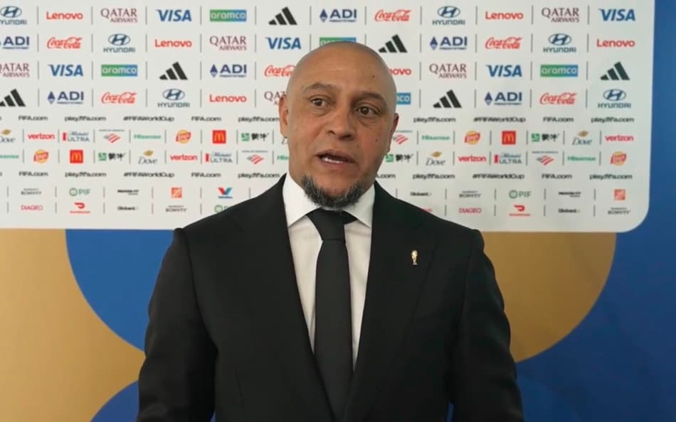 Roberto Carlos dá entrevista para a Fifa
