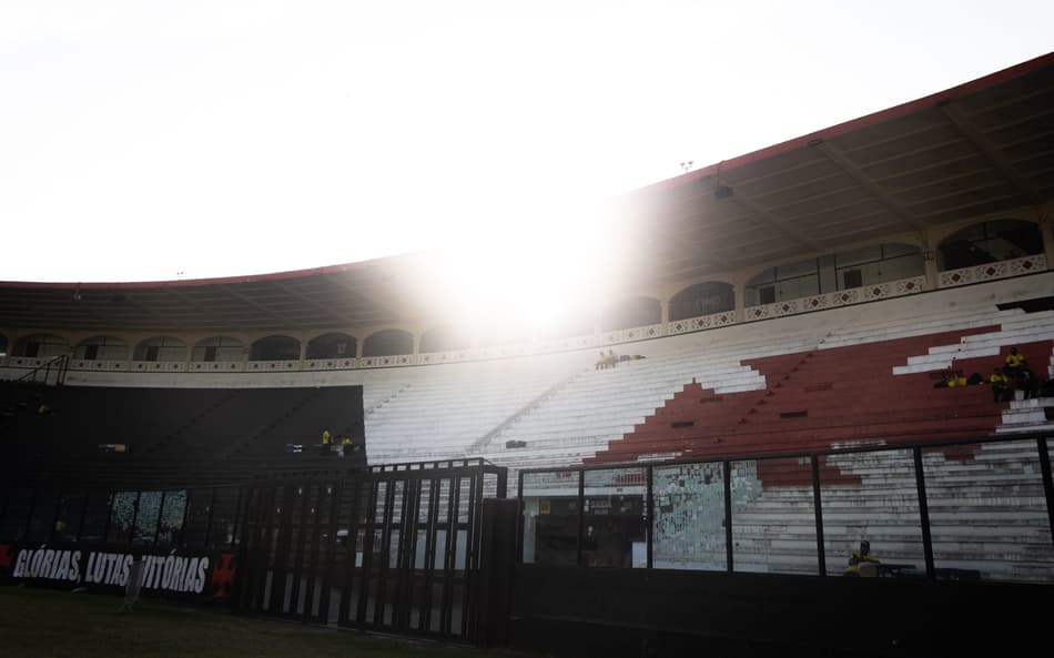 Primeiro semestre do Vasco termina em luta contra o Z-4 e contratações frustrantes