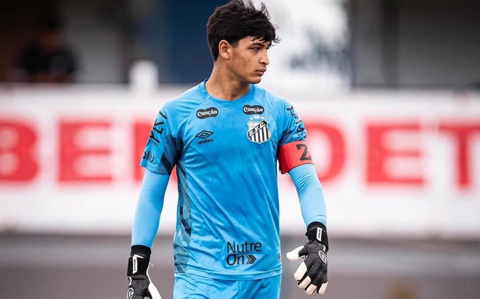 Arthur do Vale tem contrato profissional com o Santos até 31 de março de 2028. (Foto: Reinaldo Campos/ Santos FC)