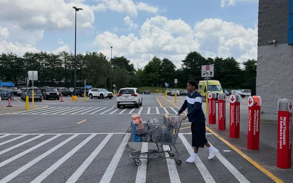 Yamal deixando mercado nos Estados Unidos em dia de folga da Copa do Mundo. (Foto: Divulgação/ Instagram)
