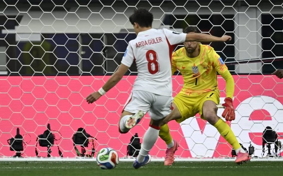 Turquia se despede da Copa com vitória sobre os Estados Unidos 