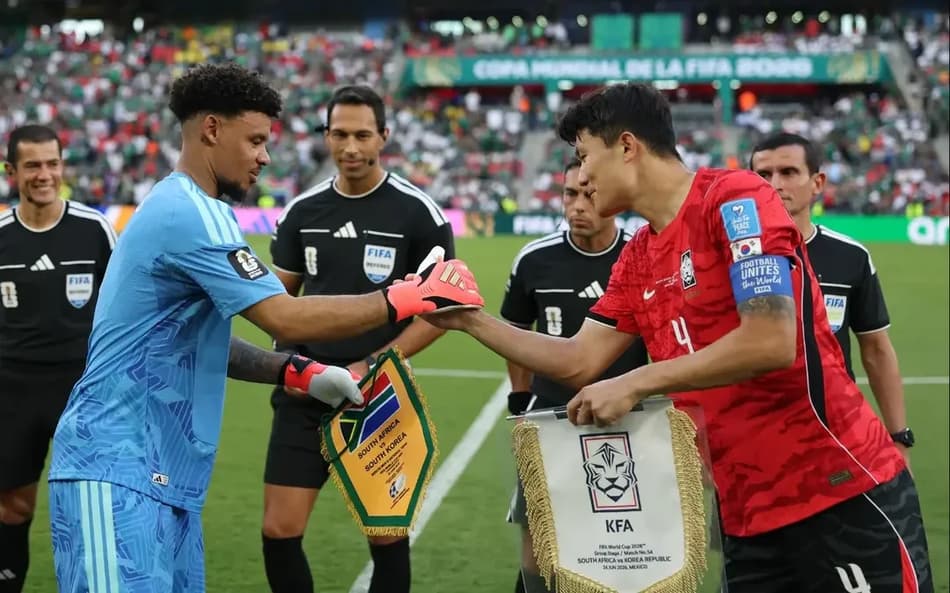 África do Sul vence Coreia do Sul e avança pela primeira vez ao mata-mata da Copa do Mundo