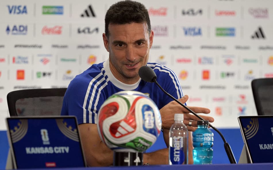 Técnico da Argentina, Scaloni em coletiva na véspera da estreia da Copa do Mundo contra a Argélia